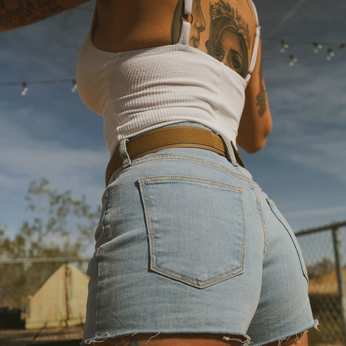 RT if you like jean shorts 🎂