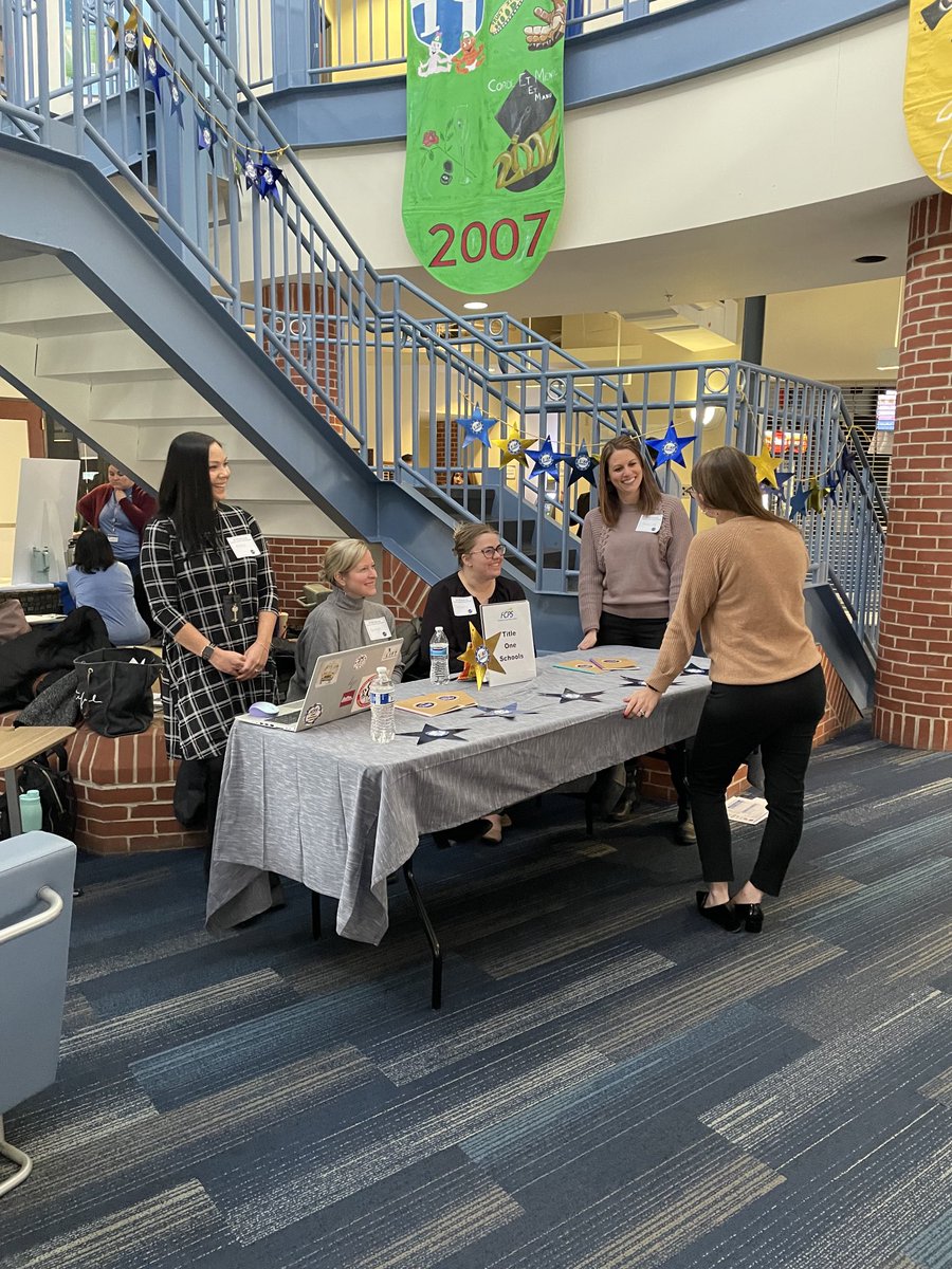 FCPSPrinKSeiss's tweet photo. We are here until 7:00! Interested in FCPS? Come and see us! #Starschools https://t.co/8c5YUTb0C6