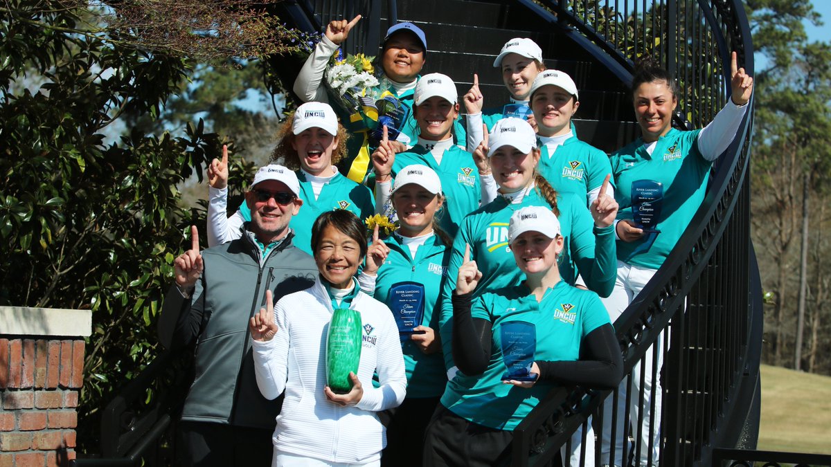 𝘾𝙃𝘼𝙈𝙋𝙄𝙊𝙉𝙎 !

UNCW wins the 2023 River Landing Classic by three strokes ahead of runner-up James Madison. It marks the Seahawks' fifth River Landing Championship in the tournament's 23-year history.