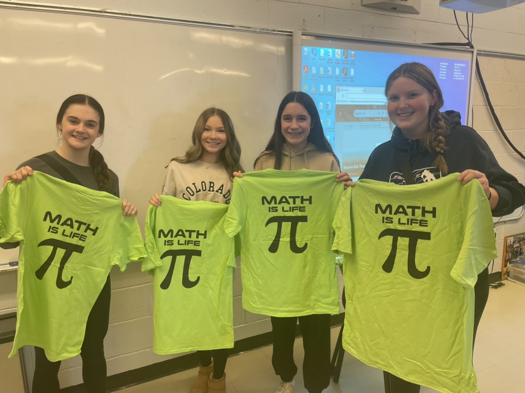 MsPenneyGirl's tweet photo. Some pi-day activity winners @HUSKIES_MPSH https://t.co/mKSj5rXxrm