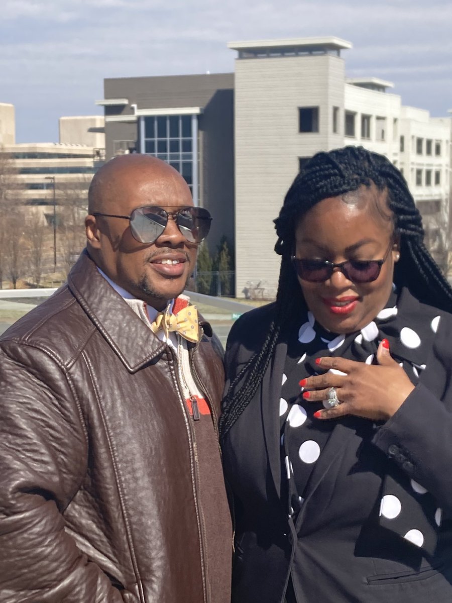 BushJaq's tweet photo. Officially the son of two Dr.’s as of today‼️First pops, then mom right after. Dr. Dad and Dr. Mom✍🏾… so proud of you both❤️❤️ love you!! @ChrisBush1cb @AlishiaSBush22 https://t.co/uRWJnJecEE
