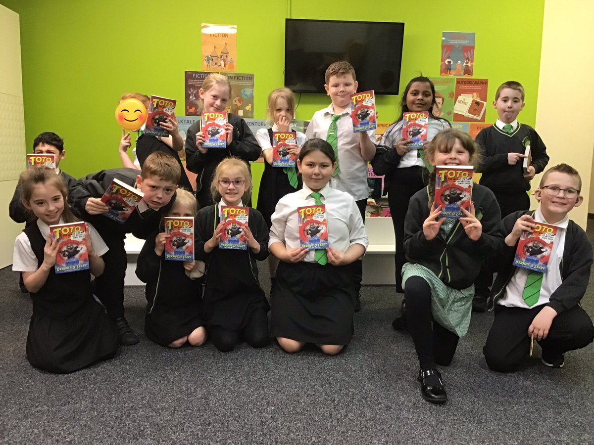 LindenRDCedar's tweet photo. Lots of very happy and satisfied children today! 
Everyone received their very own chosen book, courtesy of the ‘Young Readers Programme’. 📚📚📚😃
#YoungReadersProgramme @Literacy_Trust @BritishLandPLC @JosieDibnah @Linden_Reading  @Linden_PDev @BrownsBFS https://t.co/zkKunPgrxk