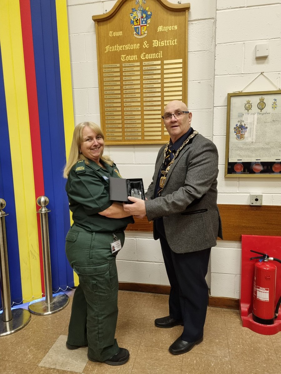 Congratulations to @JoW_YAS on your award tonight for your work with @FeatherstoneTC to raise awareness of community defibrillators. Also thanks to @Dwain_longley for nominating Jo. @YorksAmbulance #proudcdo #defibssavelives
