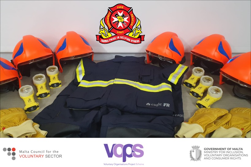 EFRU_Malta's tweet photo. Fighting fires requires proper protection. That's why #EFRU has invested in new personal protective equipment for its firefighting team, including helmets, flash hoods, fire kits, gloves and torches, all able to withstand the harsh environment of structural fires.
#VOPS #MCVS https://t.co/fCPOpsP6rS