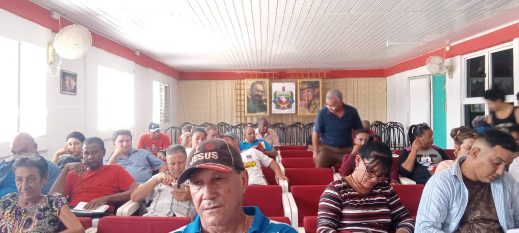 LilietGR's tweet photo. Se desarrolla en #Florencia plenaria con los padrinos de la circunscripciones para los aseguramientos al proceso eleccionario el próximo 26 de marzo.
#FlorenciaVaConTodos #LatirAvileño #YoVotoXTodos https://t.co/xBkPLBSXGG