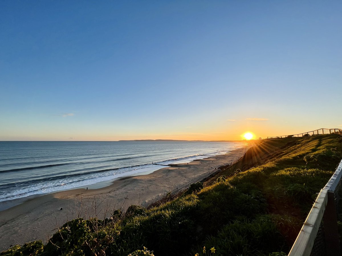 Our Abdominal Radiology jobs <a href="/UHD_NHS/">University Hospitals Dorset NHS Foundation Trust</a> are live! Come and work with a brilliant, supportive team in a fantastic location. 

Where else will you get views like this on the commute to work!  

beta.jobs.nhs.uk/candidate/joba…
