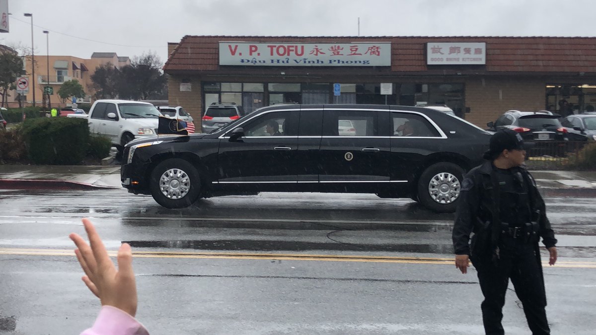siushi's tweet photo. JUST IN: #PresidentBiden’s motorcade makes it way down Garfield Ave in #MontereyPark where he will speak now about the #guncontrol executive order he signed today. https://t.co/SXU6z9myuK