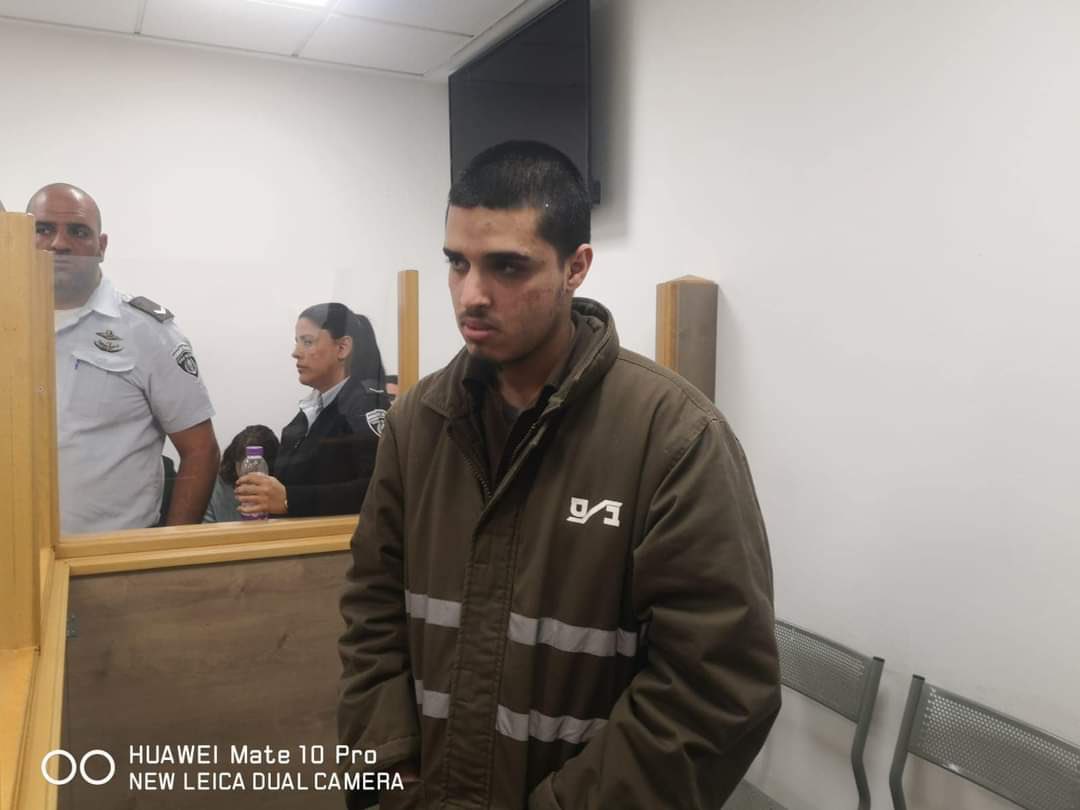 🚨⚠️ Filistinli esir Ahmed, dünki mahkemesinde bunları söyledi: 
▪︎45 günden beri midemde şiddetli ağrılar hissediyorum.
▪︎Bana, üzerinde böceklerin olduğu çok kötü yemek veriliyor. Ve Hücremde Kemiriciler (fareler) yaşıyor.
▪︎Ailemden kantin için para almam yasaklandı.