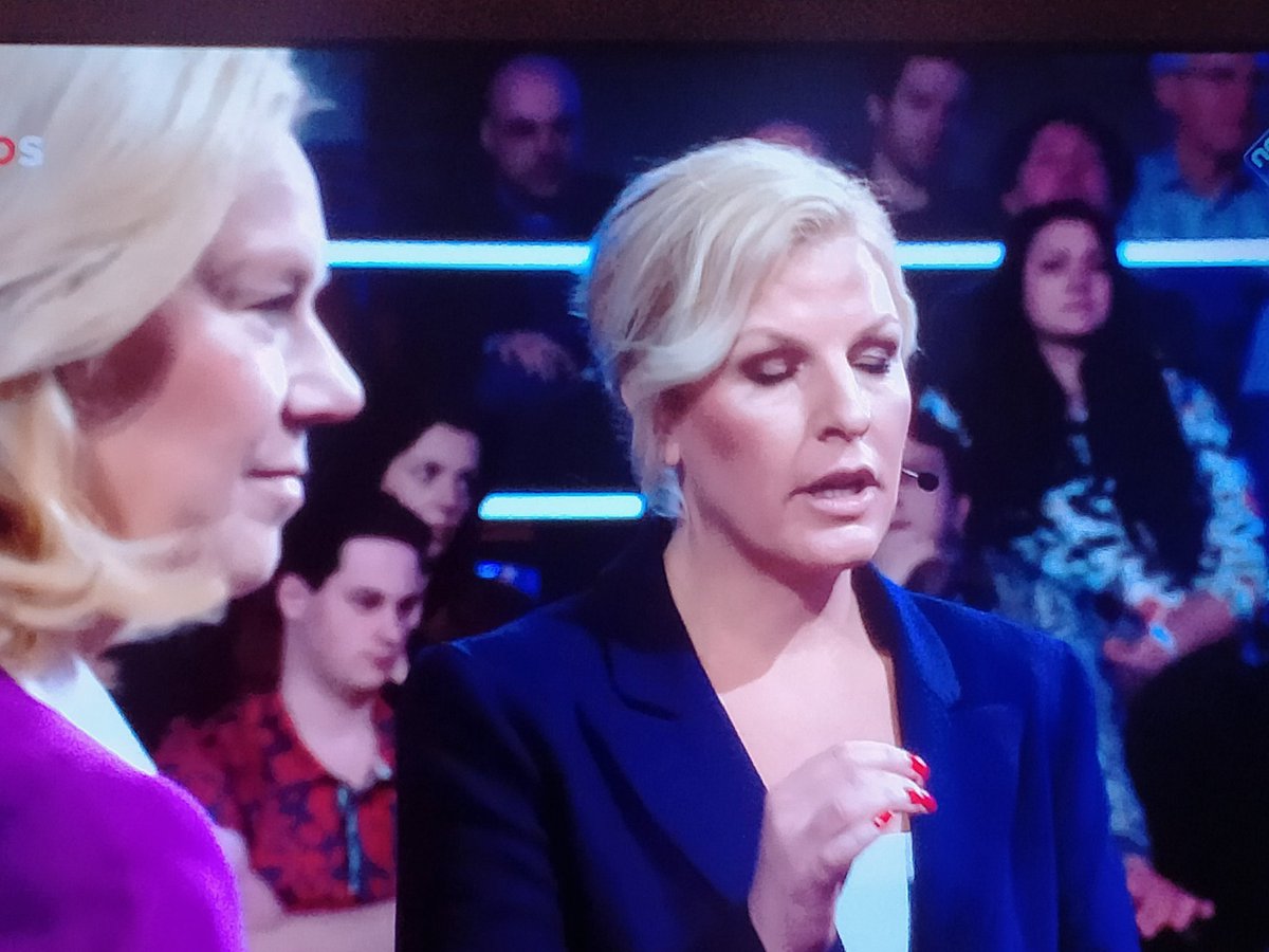 Absoluut geen fan van #baudet maar hoe die twee kippen (#kuiken en #kaag) Baudet beledigen vindt ik schandalig. 

#DEBAT