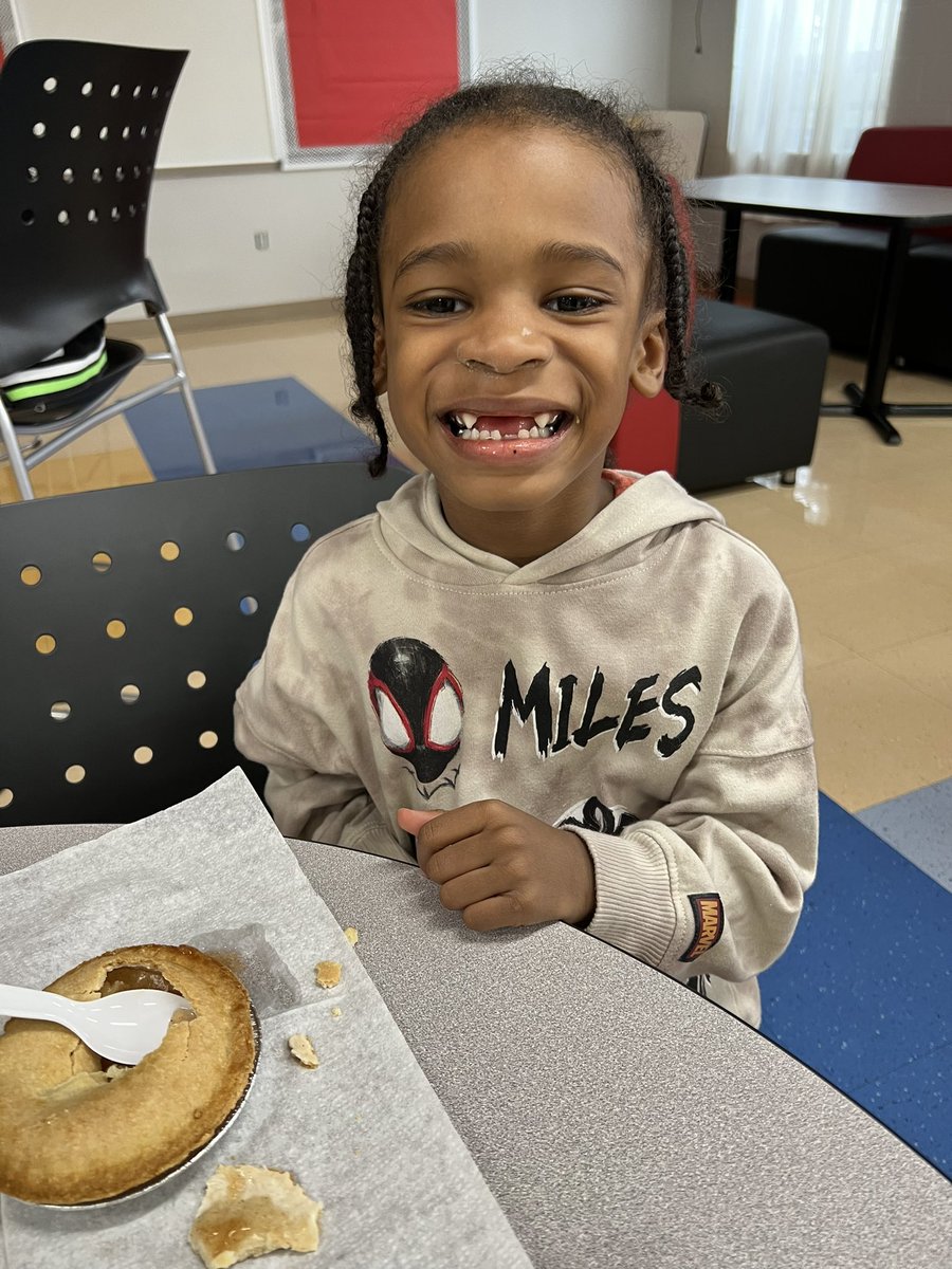 crookbailey2013's tweet image. Pies with the Principal was a great way to end the day at LHES on Pi Day!!! Raffle tickets were given to students who were leaders today and 8 lucky winners enjoyed a surprise pie with me! @PCSDViking #vikingdiff