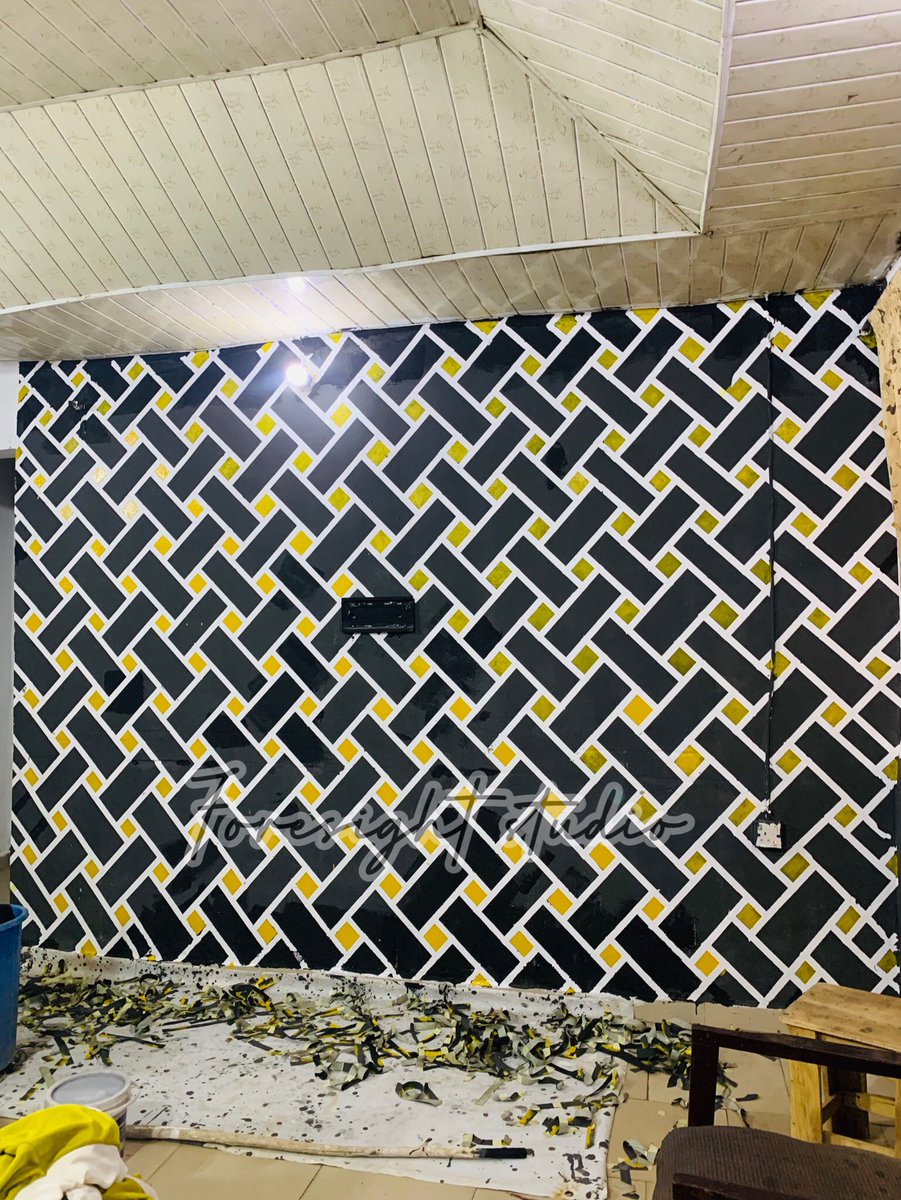 kingofart22's tweet photo. @bod_republic Show some love guys 😭🙏
I be house painter and I do very well with it.. 2nd slide is Painting not Wallpaper.
Video proof dey https://t.co/pWoK4cdjaI