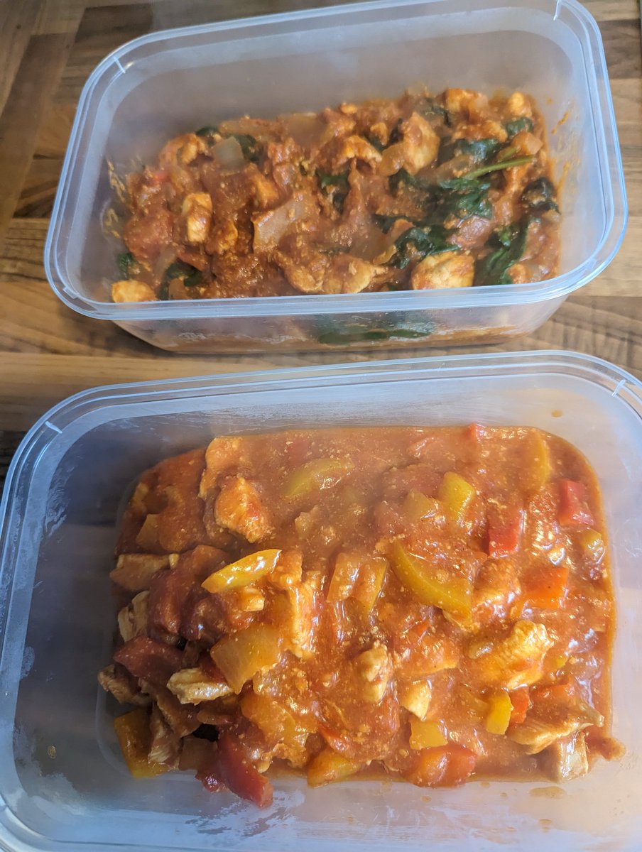 saveandsavour's tweet photo. Bit of #batchcooking today. A chicken saag to use up some cherry tomatoes and spinach and a chicken and pepper stew for those slightly sorry looking peppers 🤣 #useitup #familyfriendly #readymeals #homemade https://t.co/F0UGTFvVii