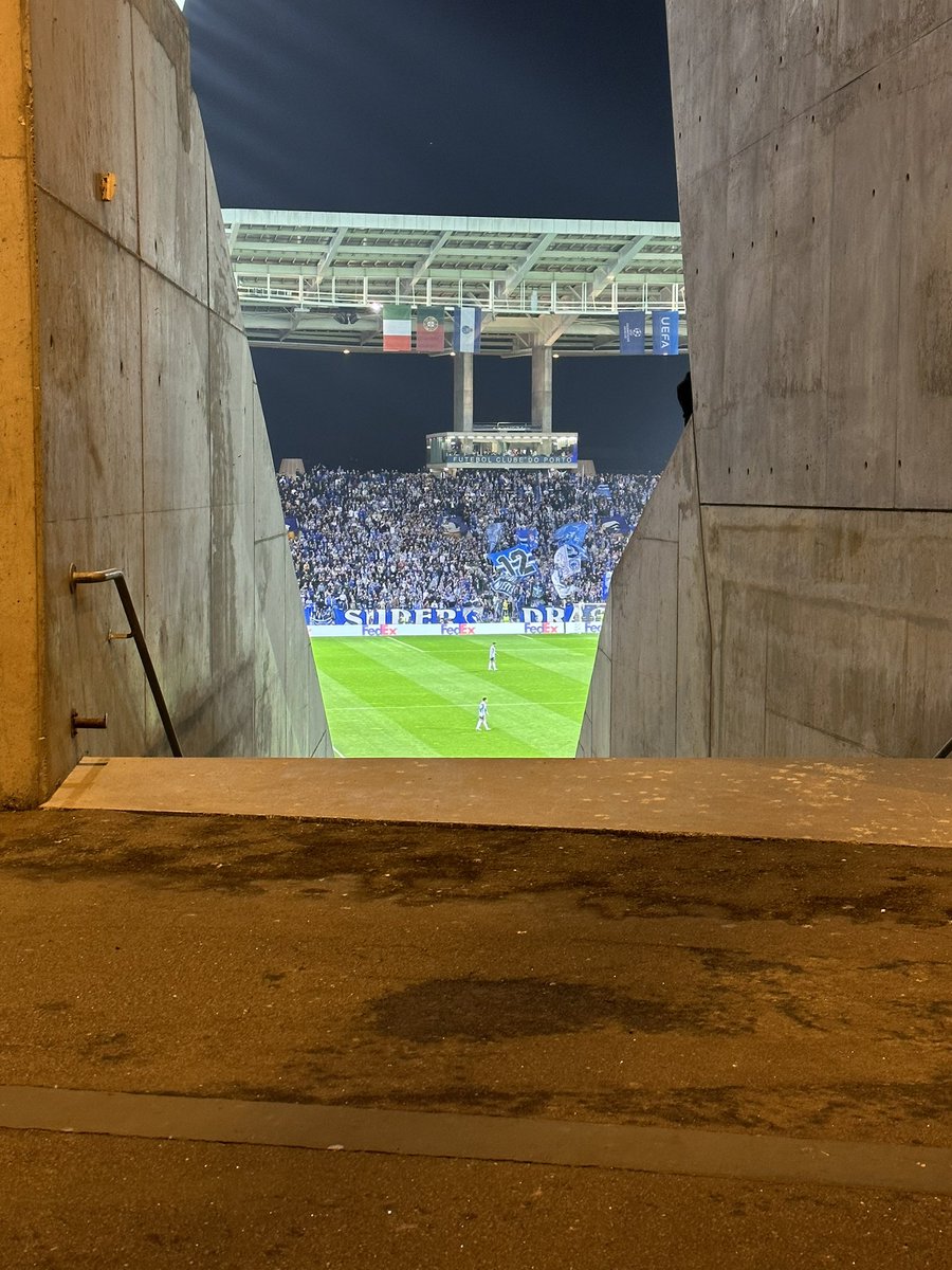 FootballShirtC2's tweet image. Porto vs Inter

What a fucking disaster.

Thread to follow in the morning once I’ve calmed down a bit.