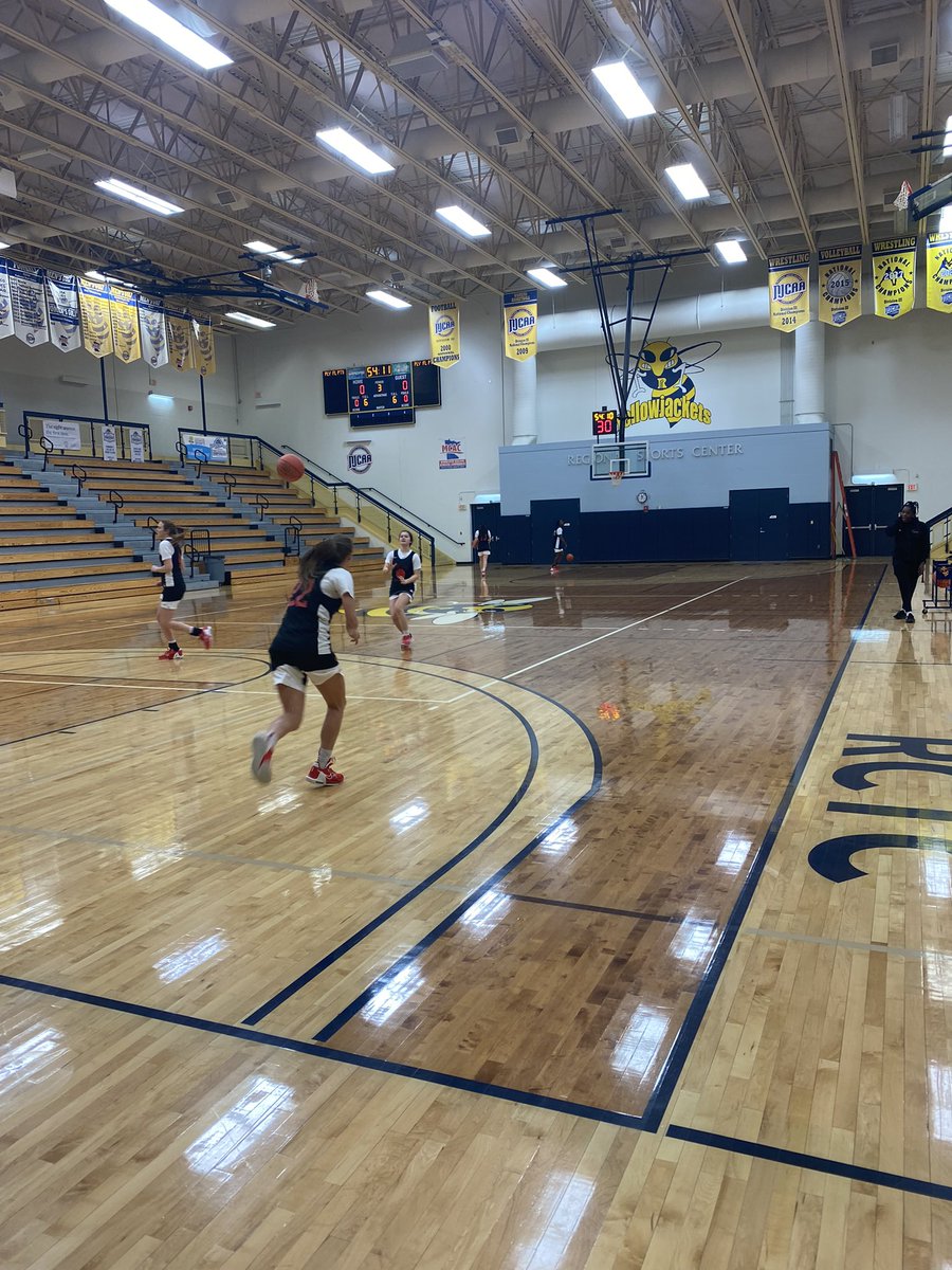 The Express have arrived to Rochester, MN for the National Tournament! Official practice today and Banquet tonight! 
🅾️🏀🎯