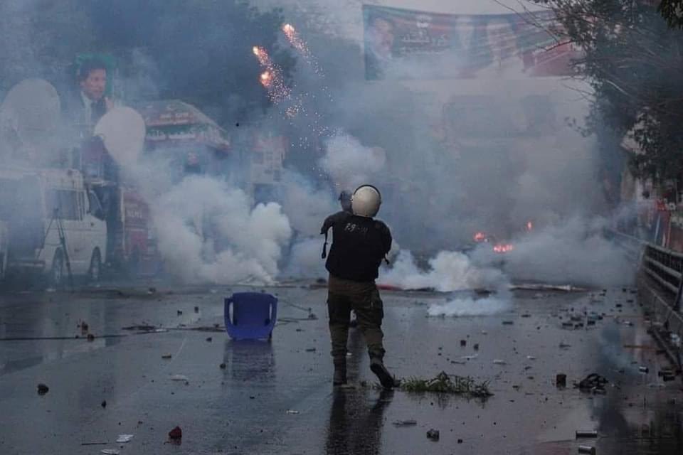 Mubeenjatoi123's tweet photo. These are not the scenes of Kashmir or Palestine, This is Zaman Park Lahore.
#MurderofHumanity #Fascist_PDM #ImportedHakumatNaManzoor #PMLNExposed #PDMDeepState https://t.co/tboB8IEi8q