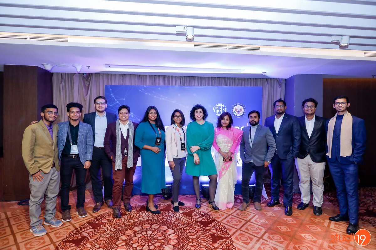 Meet the leaders: 50 Pro Fellow alumni came together for an engaging event organized by the US State Department & GenLab with special guest Ms. Dr. Elaine Steyn, Associate Dean of Gaylord College of Journalism.
#ProFellows #alumniengagement #USStateDepartment #genlab