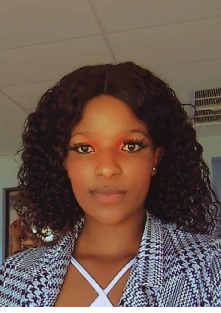Please cela nisize nangu umntwana bakithi.
<a href="/SneKhumaloSA/">Former Kleva Black🇿🇦 🇿🇦#FreeCongo#FreeSudan</a> @Just_Lungile @IFPinKZN