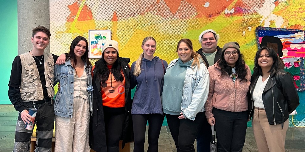 slingstonepr's tweet photo. As part of our #JEDI focus, our LA Slingers get together for a cultural outing once per quarter. Last week they visited @caaminla to learn about African American artists, culture, &amp; history and enjoyed delicious Oaxacan food from @mercadolapaloma 🖼️🦀

#SlingerThings #PRAgency https://t.co/wINQXbxfZE
