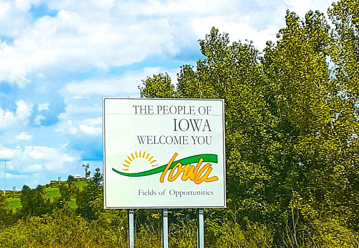 MomThirty's tweet photo. Explore the state of Iowa with this guide sharing the best things to do in Eastern Iowa.
These destinations are fun for the whole family.
https://t.co/gvxA1t7Fki
#Iowa #midwesttravel #travelblogger #TravelIowa #easterniowa #cedarrapids #cedarfalls #clearlake #marion #travel https://t.co/d0bwaHNCXH