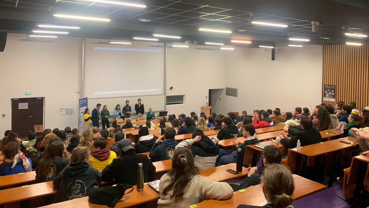 Enzo_Pelissou's tweet photo. Ce week-end était l’occasion pour 100 étudiants en pharmacie de se former au #SNEEP Séminaire National des Élus Étudiants en Pharmacie de @Pharma_ANEPF
L’occasion pour les #elus étudiants et intéressés de renforcer et développer leurs #competences dans la représentation étud https://t.co/PnIaAsvh5J