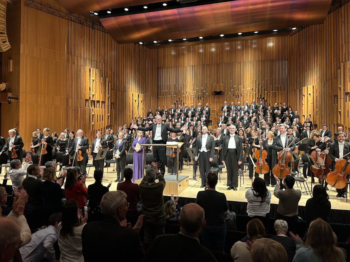 raenicholls's tweet photo. A thrilling, emotional and exciting concert with @CityLondonChoir  and @HilaryConductor this evening- especially loved singing duets with the astonishing mezzo Rosie Aldridge who stepped in at 2 hours notice. https://t.co/CXNZSyKXpU