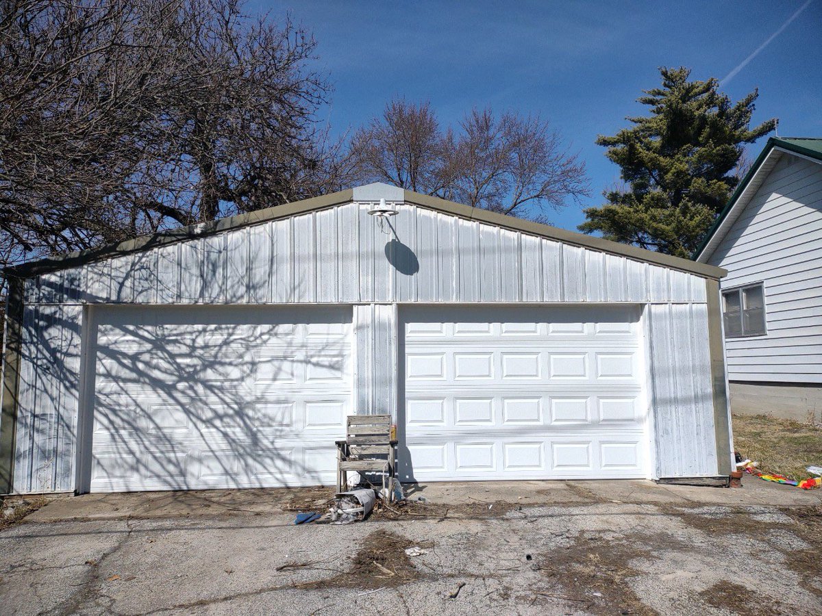 csiohdllc's tweet photo. Out with the old Fiberglass!
CHI model 2251
@chiohd #overheaddoors #garagedoors https://t.co/WA2oyjmgI6