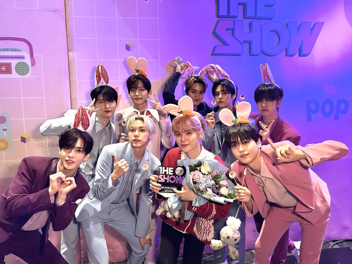 Kpop3Jessi's tweet photo. °• Que Emocionante! HOJE Foi o Último dia do Nosso Minhee Como MC e Nada Melhor que se Despedir Conquistando o 1° Win da Era de "GROOVY" No The Show de Hoje, Sendo Este o 3° Da Carreira, Parabéns Amores da Minha Vida!❤️❤️❤️🏆🎶
#Groovy1stWin @CRAVITYstarship
#CRAVITY3rdWin https://t.co/K0DSRBLzzz