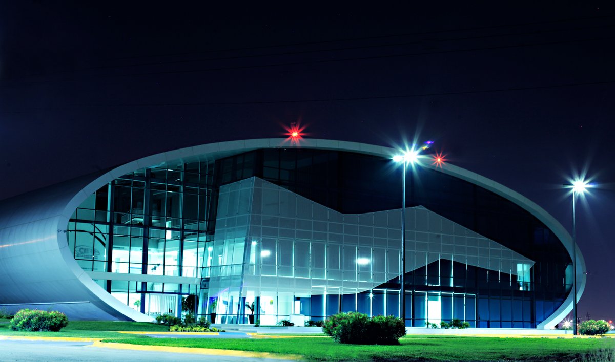 uanl's tweet photo. ¡Hoy está de fiesta el #CIIIA! Felicitamos a este centro de investigación de la #FIME por apoyar las labores de innovación e investigación en el área de la industria aeronáutica y aeroespacial. 👨🚀👨🚀 https://t.co/HG79Lrsvor