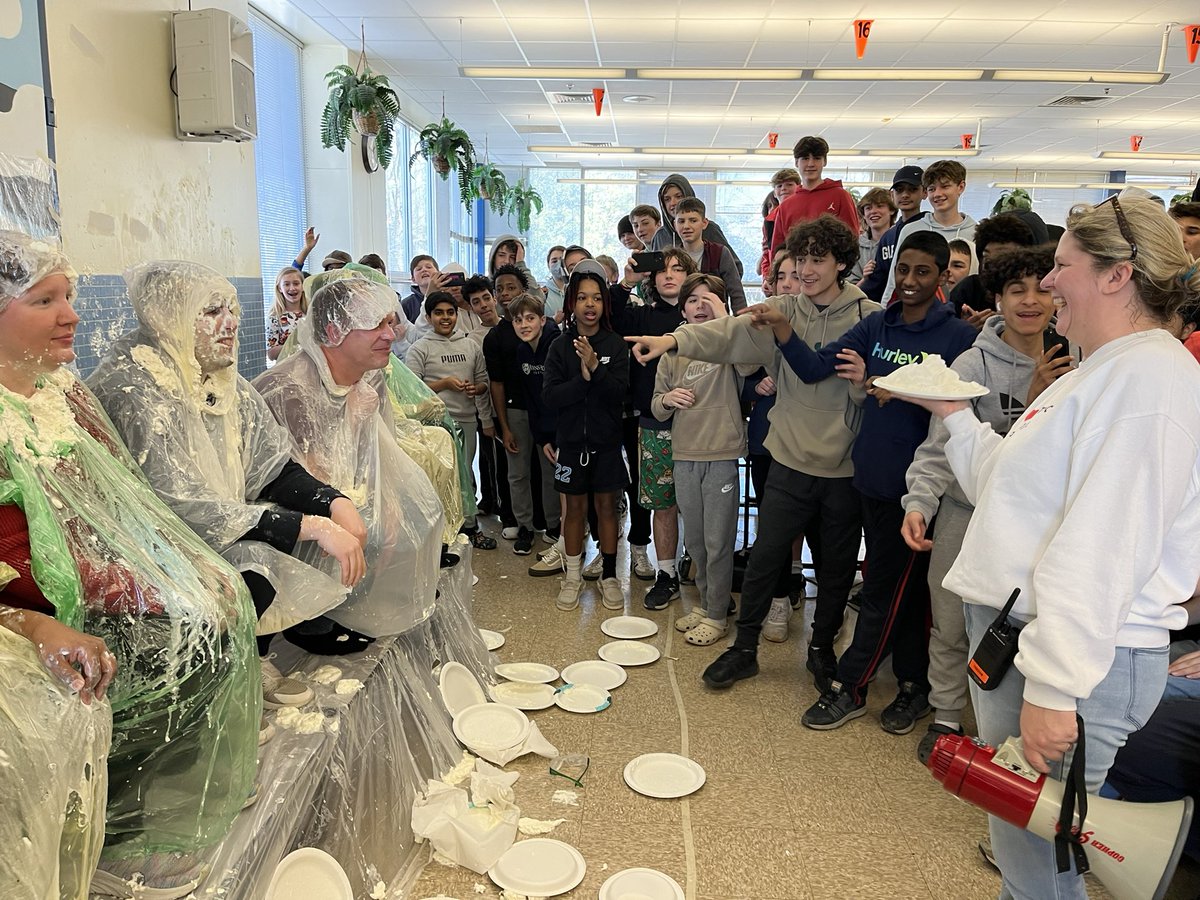 j_eisenberg87's tweet photo. This is how we celebrate #piDay2023 @CatonsvilleMS! Congratulations to all of our Pi day winners AND students who demonstrated growth on their spring MAP assessment. @BCPSMATH #cmsgameon #backtogetheragain #joyofmathematics https://t.co/lAl2OjGENA