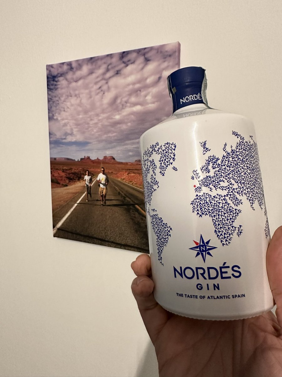 paolopasquale's tweet photo. I #regali di #compleanno, quelli importanti…❤️ 🎁
#gianca #arwen #nordes #gin #kenzia #present https://t.co/JATuhodCdO