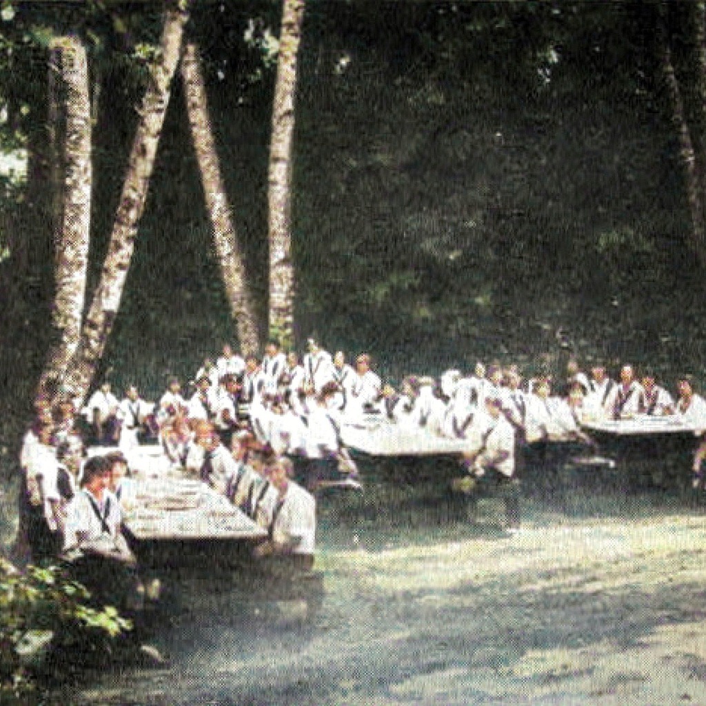 SantaCruzTrains's tweet photo. San Francisco CampFire girls having a meal at Camp Wasibo on Zayante Creek, ca 1930. Courtesy @worthpoint #worthpoint Colorized using @MyHeritage_official #myheritage @deoldify #deoldify #santacruztrains #californiahistory #santacruzcounty #zayante #feltonca #santacruzmounta… https://t.co/ubjVMwzZcT