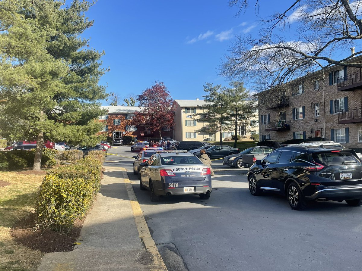 #BREAKING  A man and woman were shot at an apartment complex on Brooks Dr. near Suitland High School. The man went to the school for help, he is expected to survive. The woman has life threatening injuries. <a href="/DCNewsNow/">DC News Now</a>