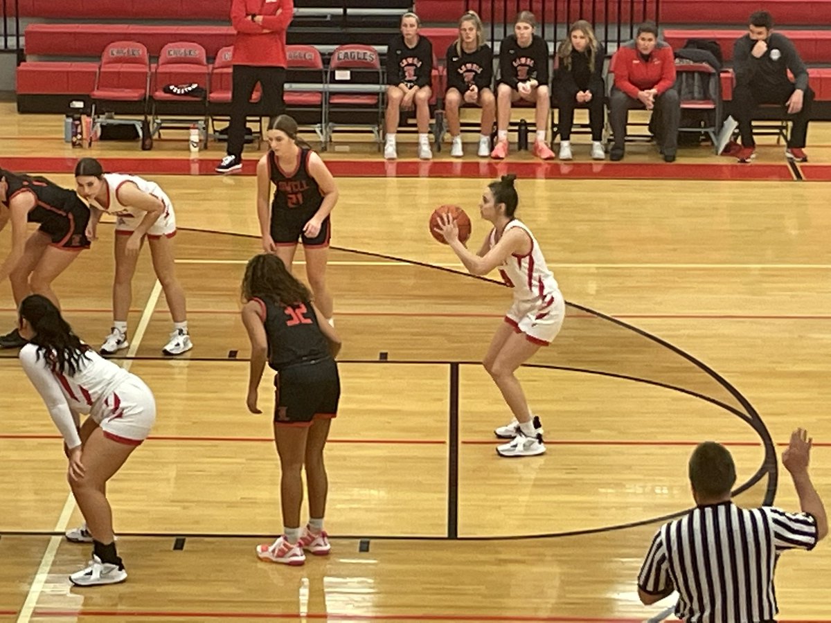 secorsig's tweet image. @KCGirlsHoops @WestMiDrive2024 junior @GeersMadelyn helped lead the Eagles to 21 wins this season

She can play and defend multiple positions. Maddie is incredibly efficient, 52% FG, EFG of 54%, and 70% FT. She averaged 16 pts, 9 rebs, 3 assists, and 3 steals a game

#MakeShots30