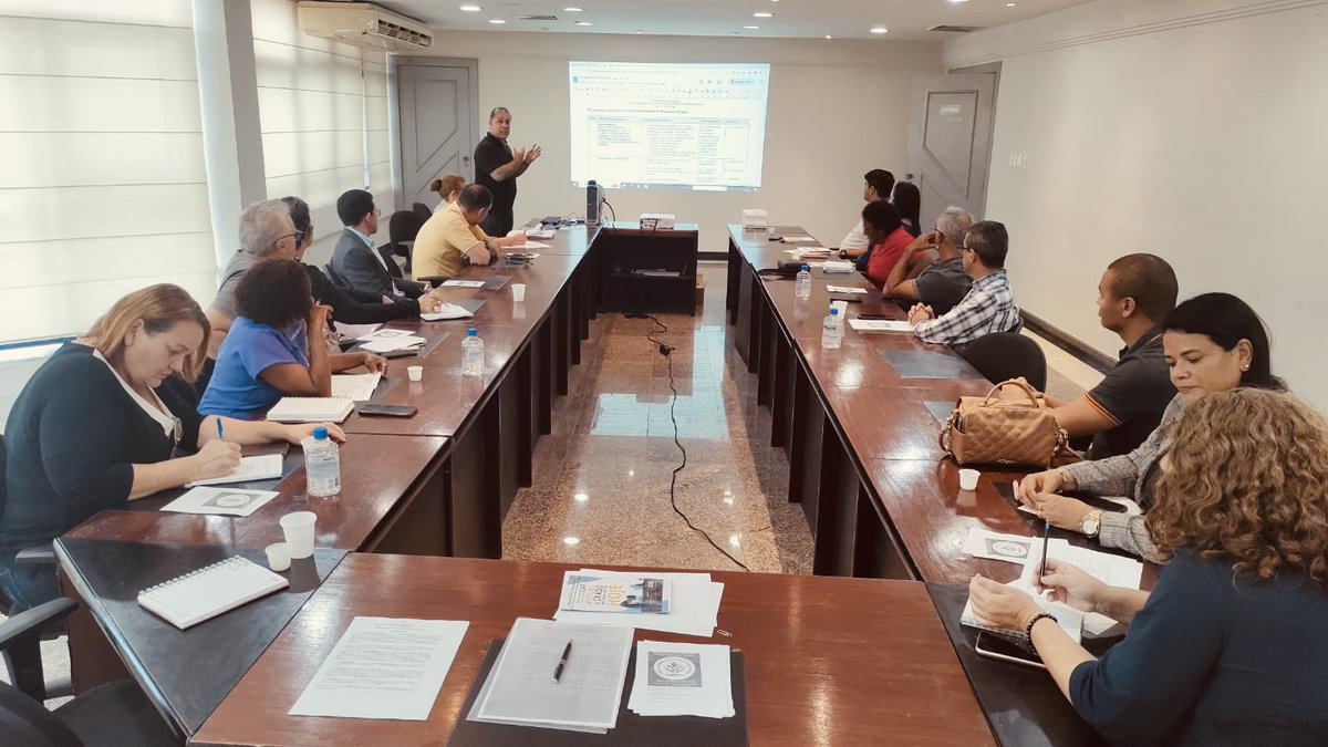 MarcosAPacheco_'s tweet photo. Agora a tarde em proveitosa reunião do Fórum Estadual de Políticas sobre Drogas, sobre qualificação de conselheiros e estratégias inovadores de prevenção de flagelo que se abate sobre várias famílias. Mas, estamos avançando! A persistência é a marca de todos que lutam pela vida. https://t.co/AjkOspSHoi