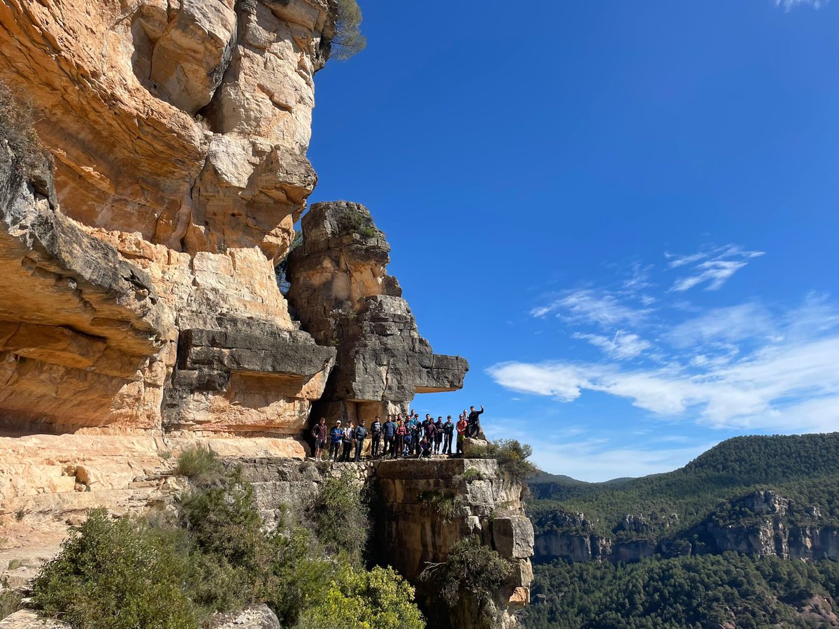 gerson_garrosa's tweet photo. Seguimos sumando experiencias de #senderismo con el grupo de #AFMN en este fantástico territorio ⛰️
Hoy ha tocado visita al pueblo de Siurana y su espectacular entorno, en la sierra de Prades.
#EusesCAFE @EUSES_Oficial #CAFYDE #AFMN #Siurana #MedioNatural #Montaña #Senderismo https://t.co/GCf8oNHRpr
