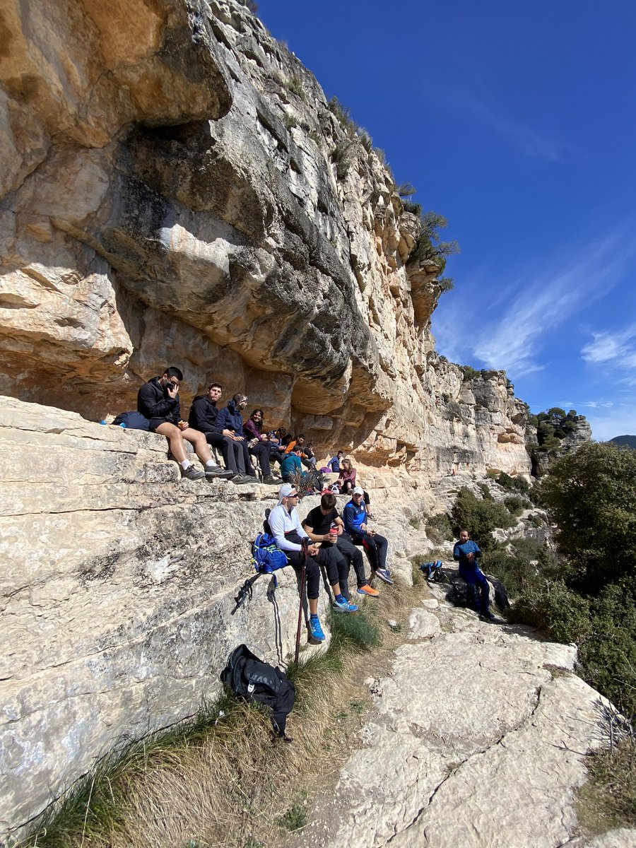 gerson_garrosa's tweet photo. Seguimos sumando experiencias de #senderismo con el grupo de #AFMN en este fantástico territorio ⛰️
Hoy ha tocado visita al pueblo de Siurana y su espectacular entorno, en la sierra de Prades.
#EusesCAFE @EUSES_Oficial #CAFYDE #AFMN #Siurana #MedioNatural #Montaña #Senderismo https://t.co/GCf8oNHRpr