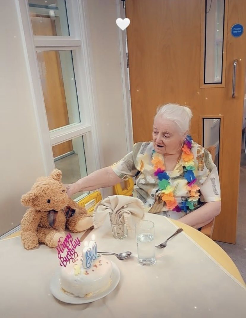 Sandra celebrated her 80th birthday on Sunday with family and the staff and residents at Dearne hall. Happy birthday Sandra 🥳 #80yearsyoung #care #dearne