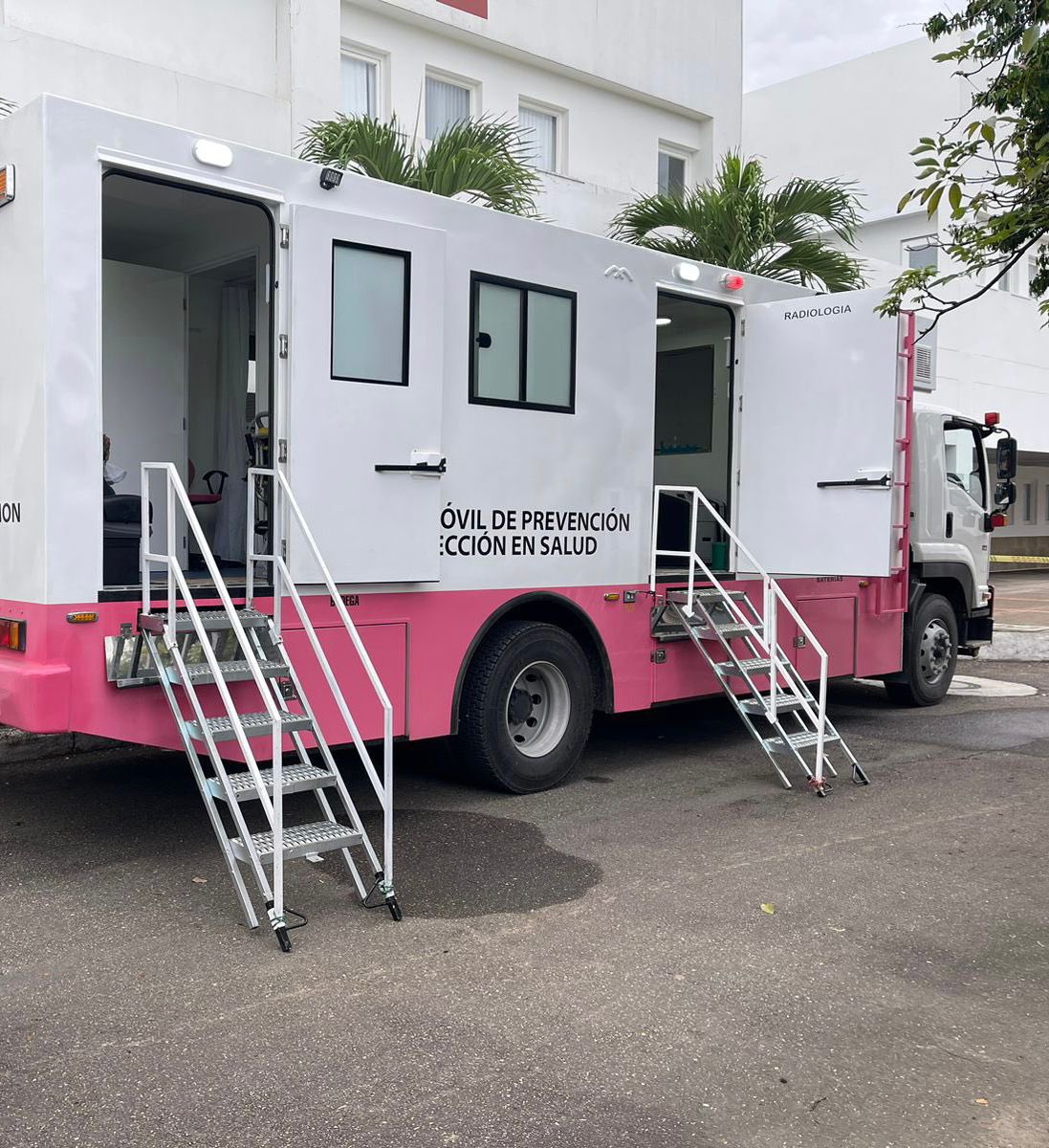 Ejercito_Disan's tweet photo. ¡Estamos con nuestras mujeres en Tolemaida!

El equipo de la unidad móvil de prevención y detección en Salud,  realiza mamografías y citologías a las usuarias del Sistema de Salud, con el propósito de preservar su bienestar y óptimas condiciones de salud. https://t.co/Qm9pcMQe1O