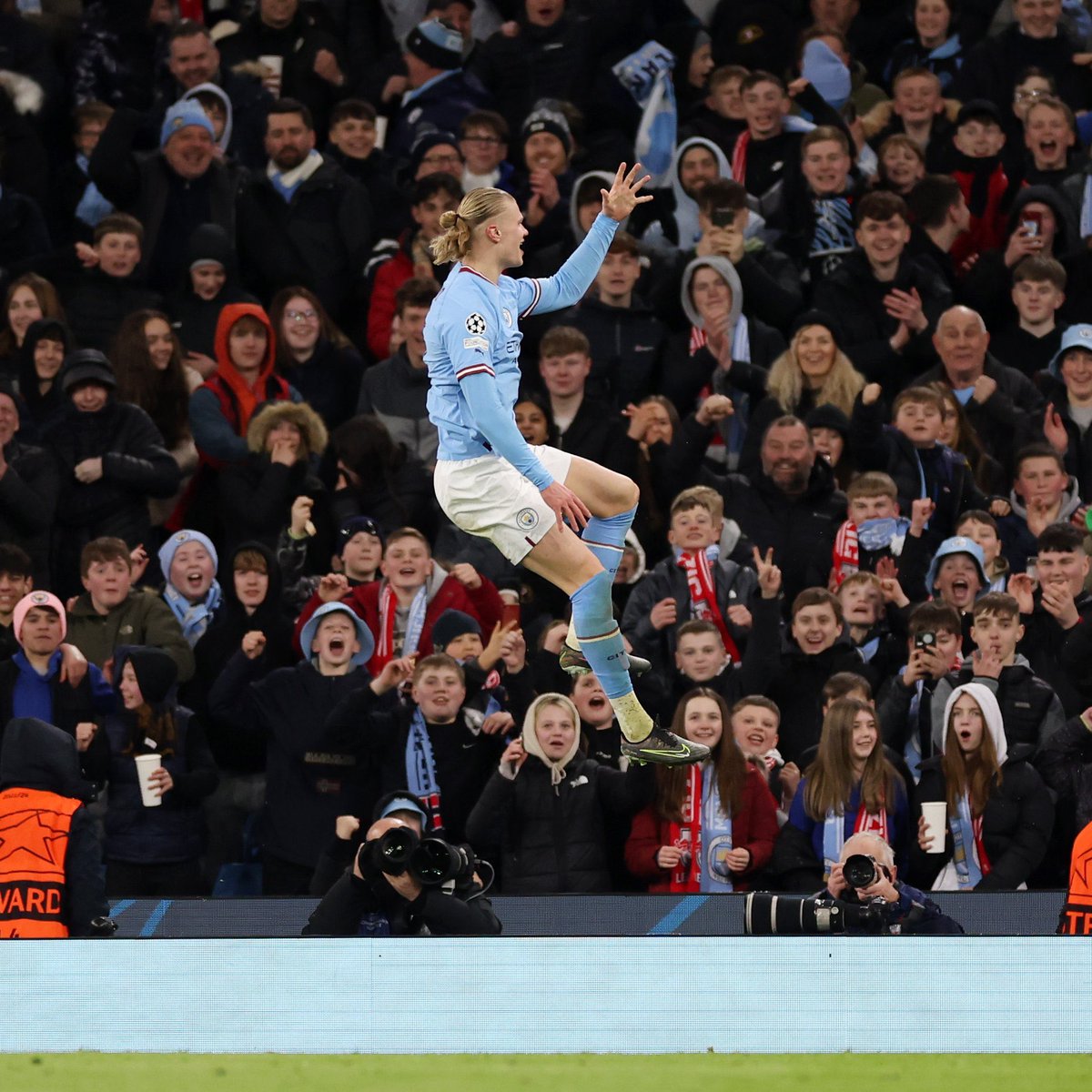 Football Pictures That Go Hard (@hardfootypix) on Twitter photo 
