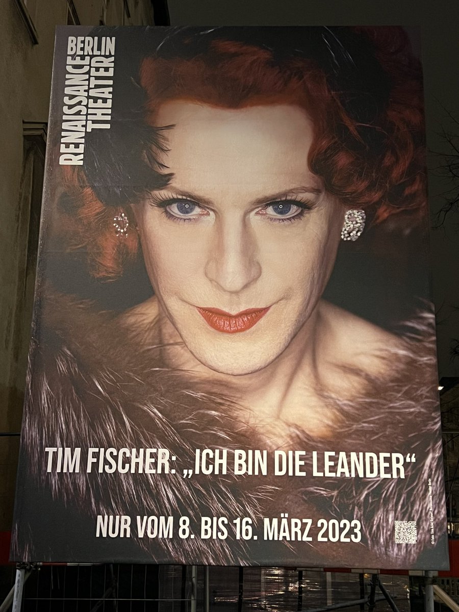 SchonHeiko's tweet photo. #IchbindieLeander https://t.co/GqjCy9TjPA
Thematisch hochaktuelles (Künstlerin in kriegerischen Zeiten), aber arg schablonenhaft abschnurrendes Stück über #ZarahLeander. #TimFischer - fraglos ein wundervoller Chansonnier - bleibt im Spiel oftmals zu hölzern.
Tolle Combo! https://t.co/fxZMqkRqOx