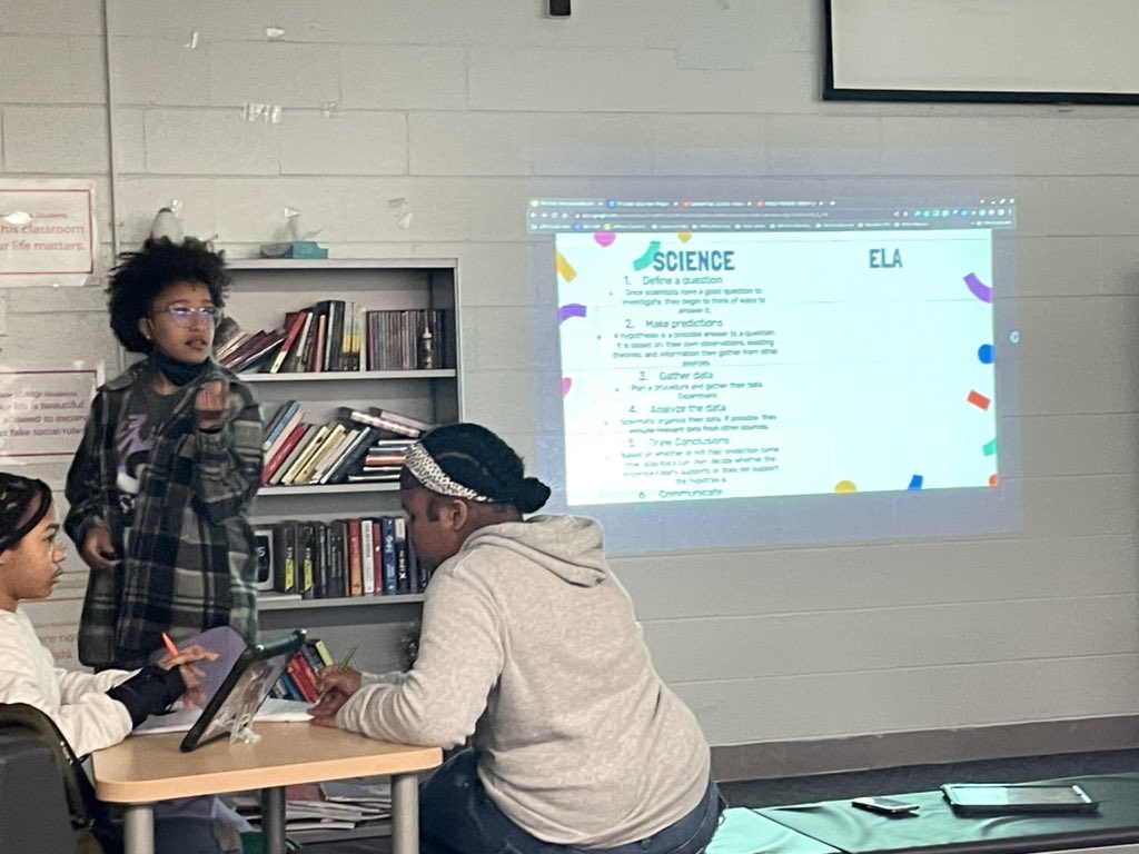 mspagesays's tweet photo. These @STEAM_GEMS have mastered the skill of note taking in @Ms_Hancox classroom! Also, shout out to her very intentional integration of Science in ELA. Best👏ELA 👏Department around! #CROWNSup👑 #FutureSTEMinists https://t.co/FSc3ms2dTb