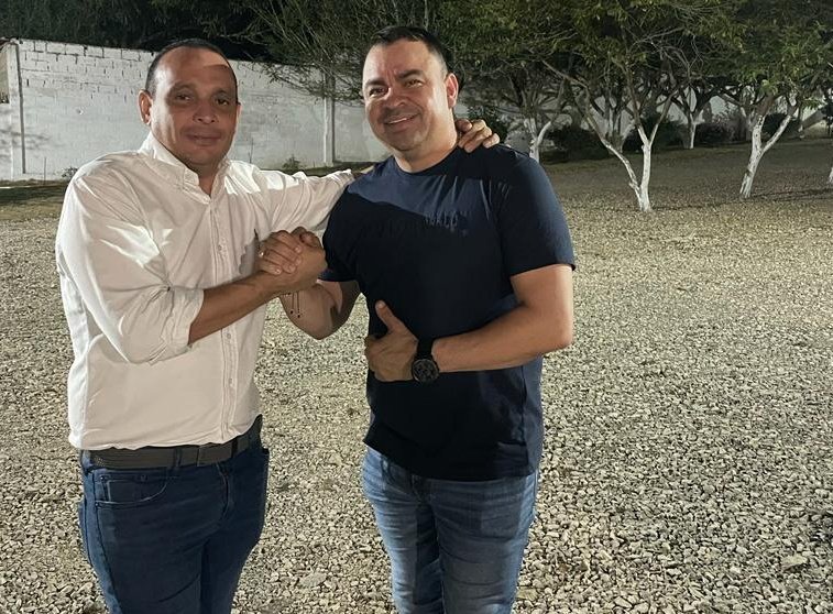 JesusMoraDiaz12's tweet photo. #LaCosaPolitica| Mario Barrios se suma a #RR
El dirigente del partido Liberal, #MarioBarrios le dice SÍ al proyecto político que abandera #RobertoRamirez
#Barrios es una figura diciente y ficha del senador @Lidiosenado en la región.
Con toda esta dinámica #RR se consolida! https://t.co/5B2tJmDO3n