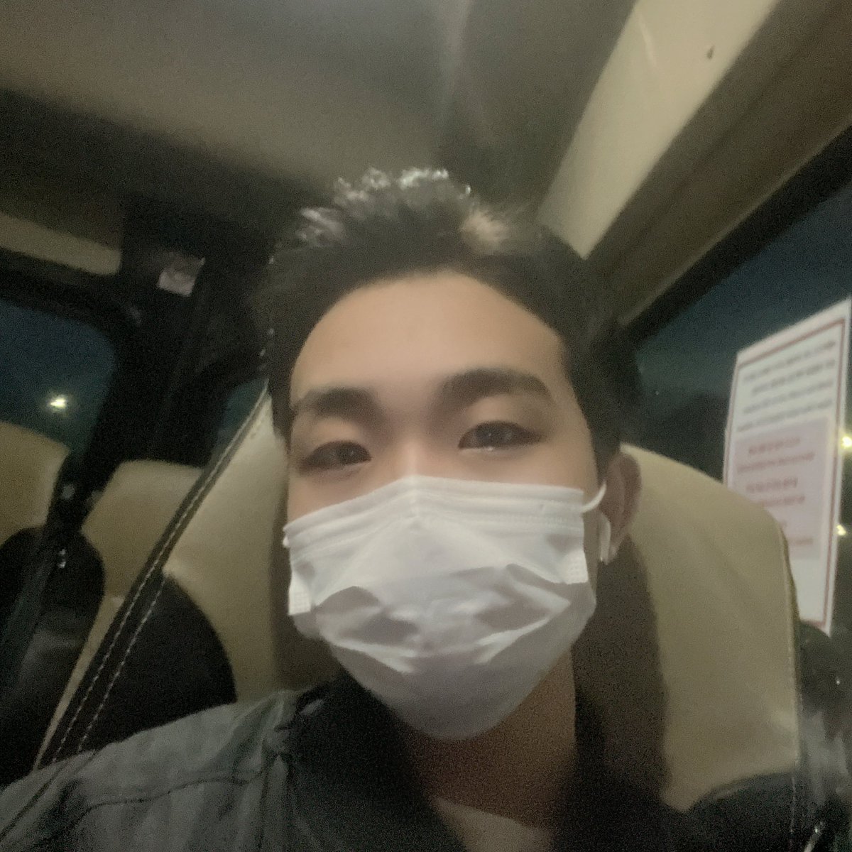 il_wha13's tweet photo. 또 출근이야...ㅠ https://t.co/hvss9jG4qJ