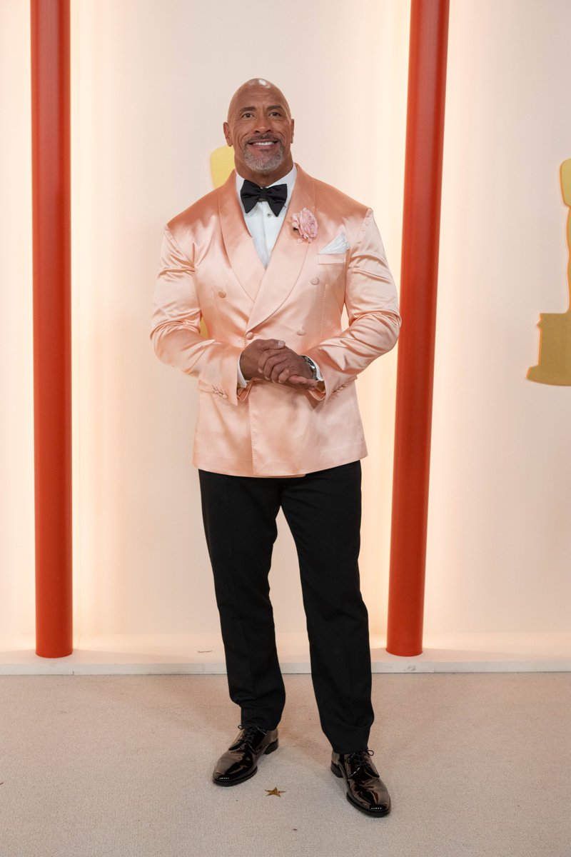 FNLNetwork's tweet photo. There were some AMAZING looks at the Oscar’s on Sunday! Here are our top 5 picks for the best dressed men at the Oscar’s!

1. @HARVEYGUILLEN
2. @tarak9999
3. @HarryShumJr
4. @TheRock

#fnlnetwork #fashionnewslive #Oscars #awards #fashion #menswear #designer #bestdressed https://t.co/sLgKz0I07t