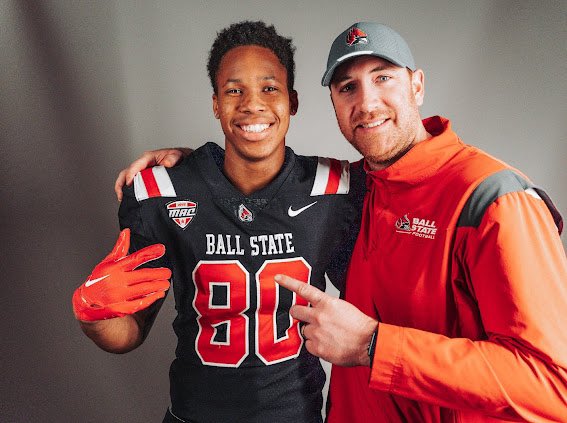 KameronAnthony7's tweet photo. Today a great visit @BallStateFB and really loved the environment. Also got to catch up with former teammate @JacksonConsta10 thank you for having me and really looking forward to coming back! @_CoachElliott @coachklynch @BSUCoachNeu @CoachMorris_ @BSUFBRecruiting @HSEFootball https://t.co/CdS2e1NdQ0