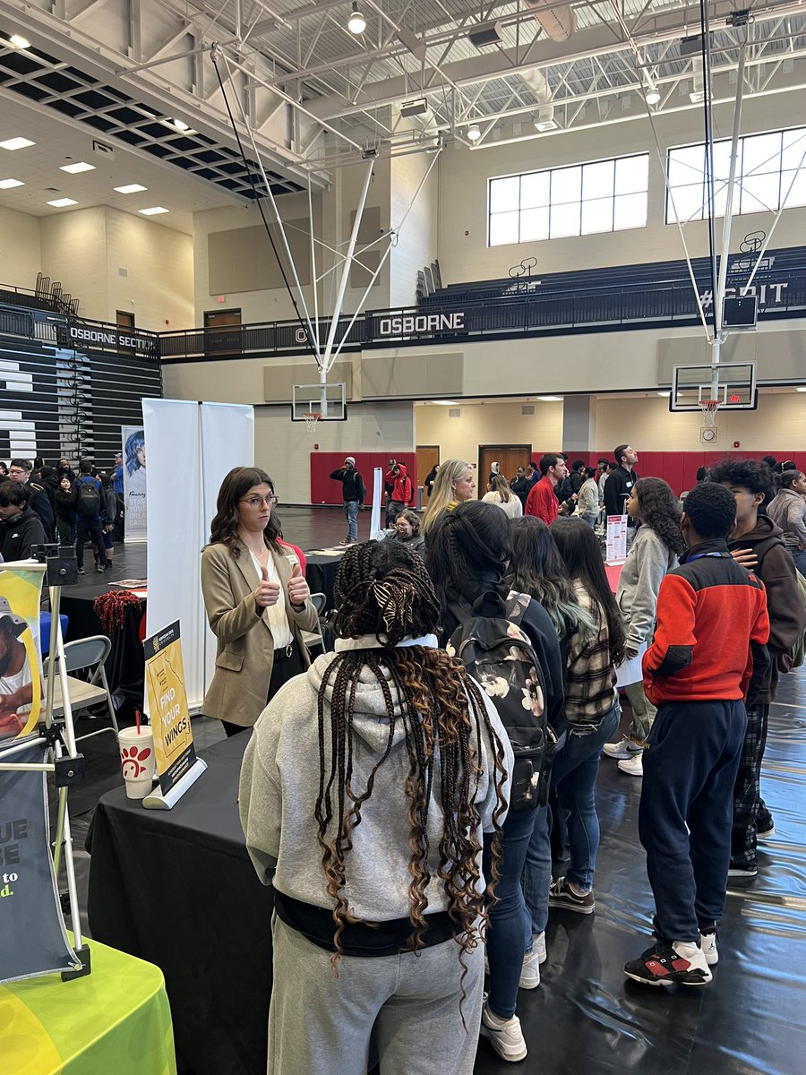 OHSCounselingCC's tweet photo. OHS College, Career, and Military Fair highlights! Awesome day for everyone. https://t.co/98xURj8IZx