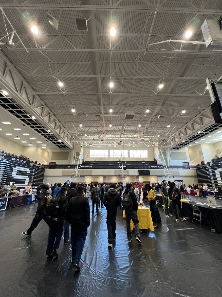 OHSCounselingCC's tweet photo. OHS College, Career, and Military Fair highlights! Awesome day for everyone. https://t.co/98xURj8IZx