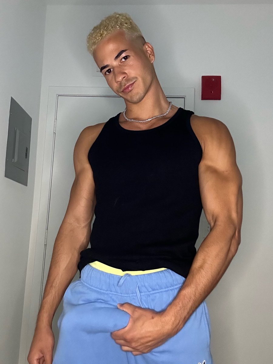 ryggdunk's tweet photo. Retweet if you’d help me out with this 🍆 #fitness
https://t.co/J84lAKSAt3 https://t.co/SBIn5r5mjM