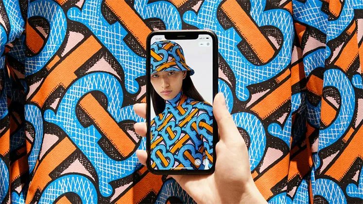ashibhat_web3's tweet photo. Gucci, Prada, Louis Vuitton, Balenciaga, and Burberry are all venturing into gaming. 

Why? Let’s break this down: https://t.co/7AlwphapKR