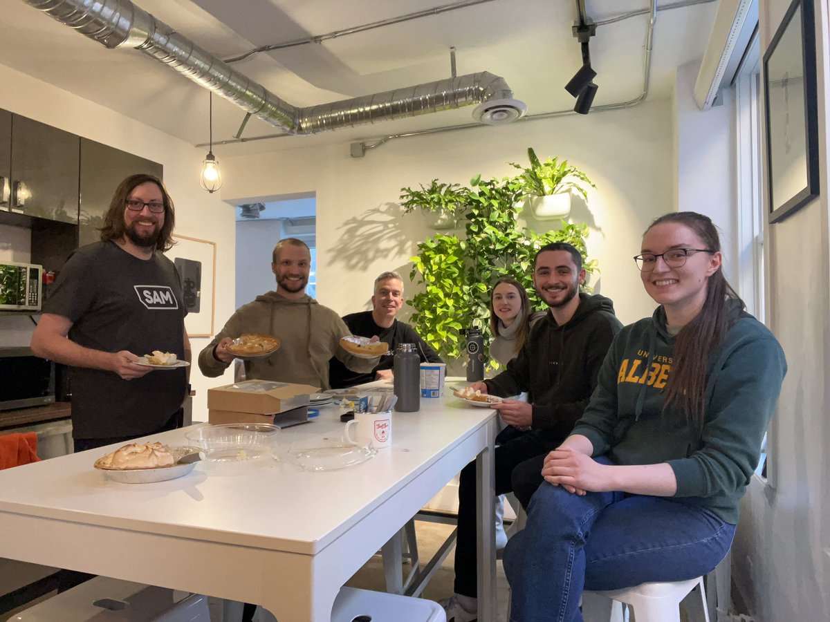 ssolbak's tweet photo. #piDay2023 a @samdeskofficial tradition! https://t.co/syW6CqtEqo